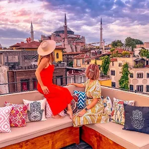 Henna 2*, Istambul Turquia