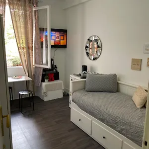 Bed & Breakfast Tour Montparnasse Paris