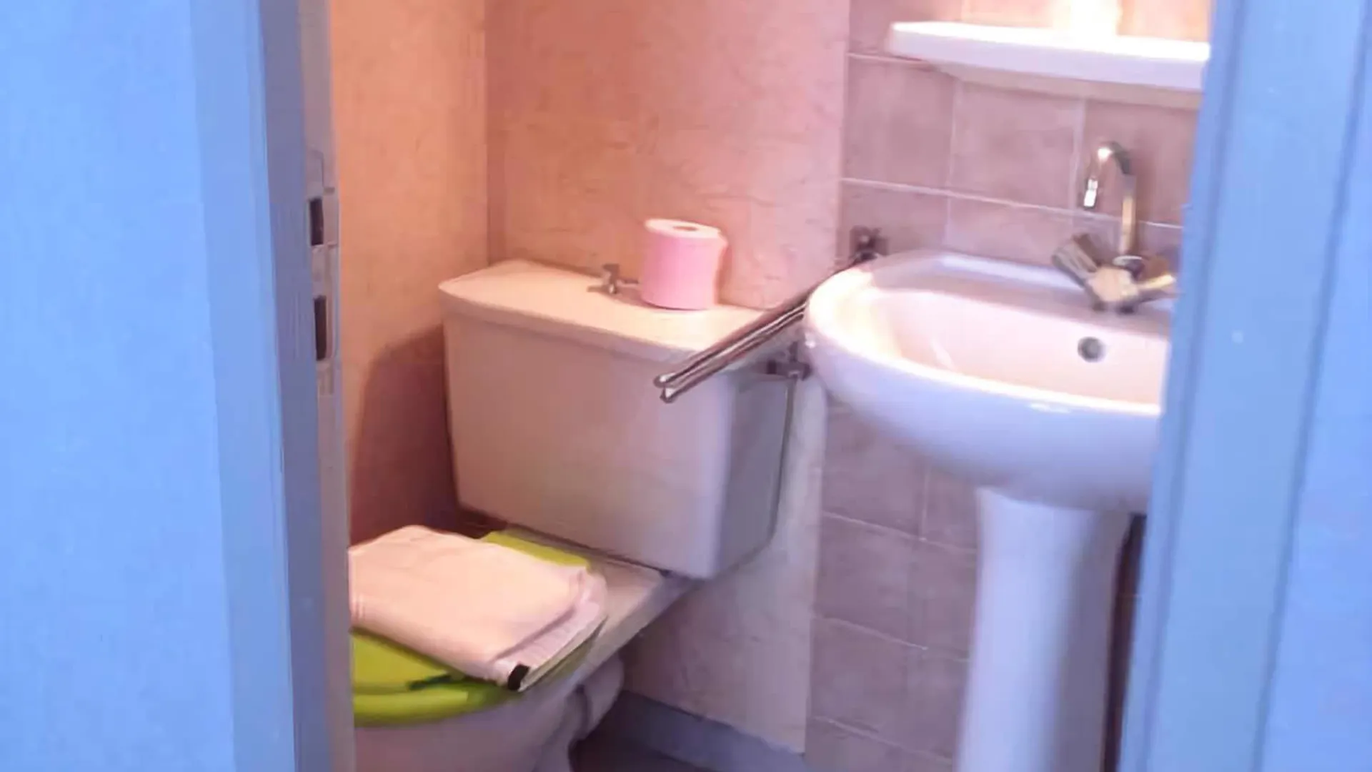 Hotel Le Milan Lourdes 2*,  France
